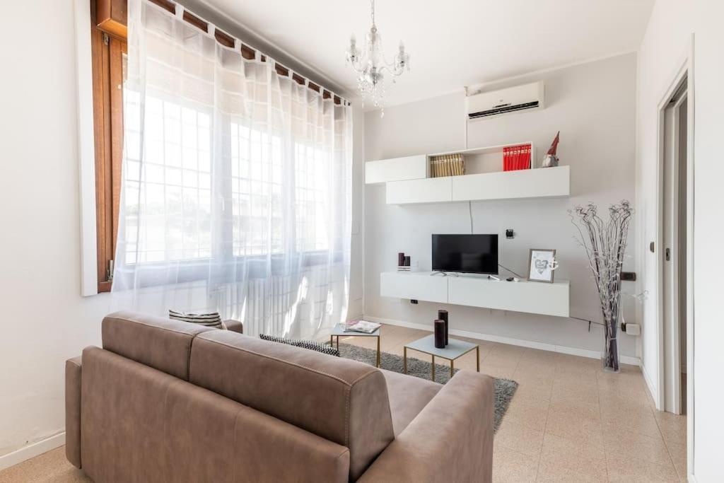 Apartamento “Casa Moderna Con Parcheggio Privato” Imola Exterior foto